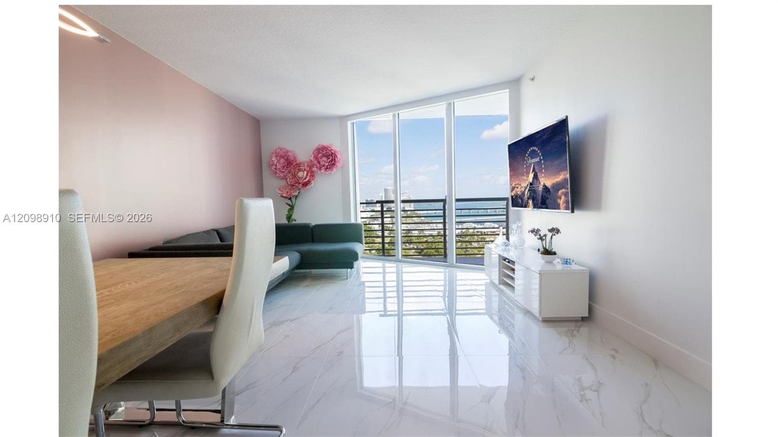 One Miami Unit 2624 condo pending at 325 S Biscayne Blvd # 2624, Miami, FL 33131